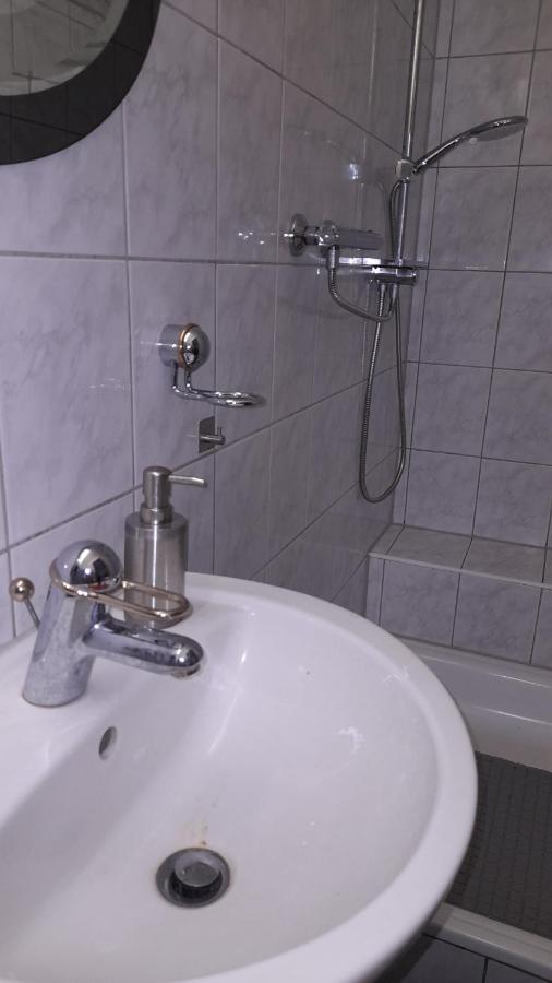 Schone 2Raumwohnung In Perfekter Lage เมินเคงลัดบาค ภายนอก รูปภาพ